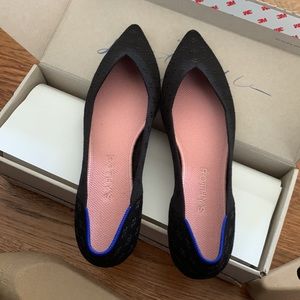 Rothy's Black shimmer points-brand new in box